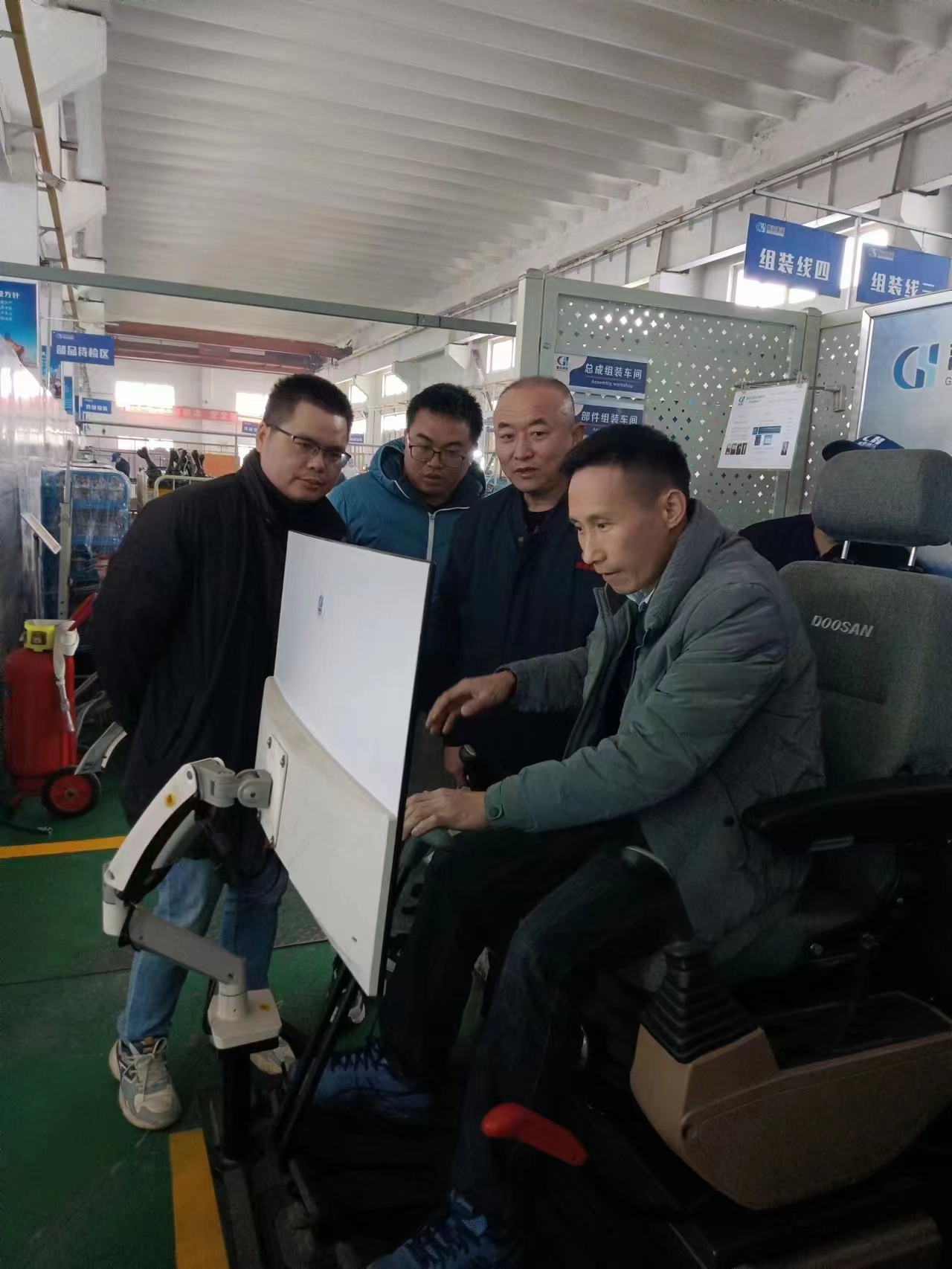 2.19日广西玉柴重工有限公司研究院李文荣院长及质量部采购部领导一行莅临高弘液压视察指导供货情况